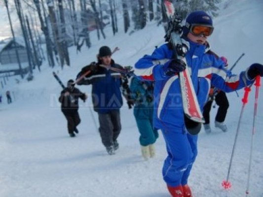 Udrea: Turiştii cazaţi la negru au făcut ca staţiunile să fie foarte aglomerate de sărbători